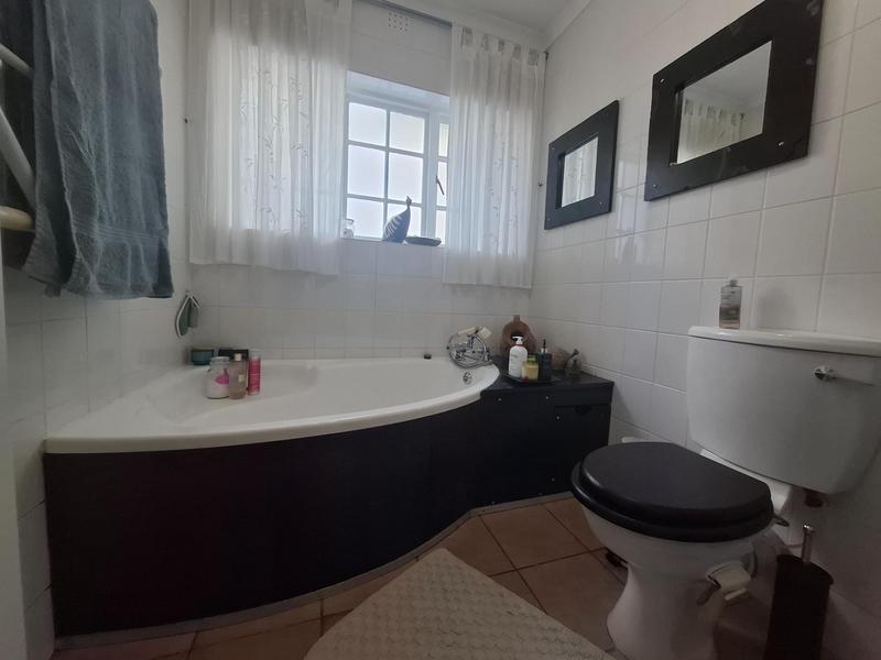 4 Bedroom Property for Sale in Paradyskloof Western Cape